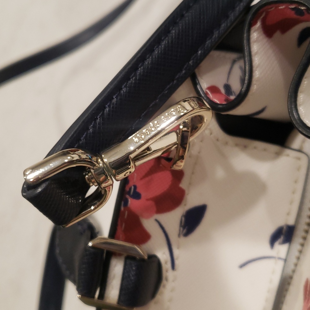 Kate Spade White/Navy/and Red Floral Satchel Size Medium - Picture 7 of 11